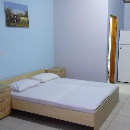 Camping Elizabeth Hotel Kalyvia Varikou Exterior photo